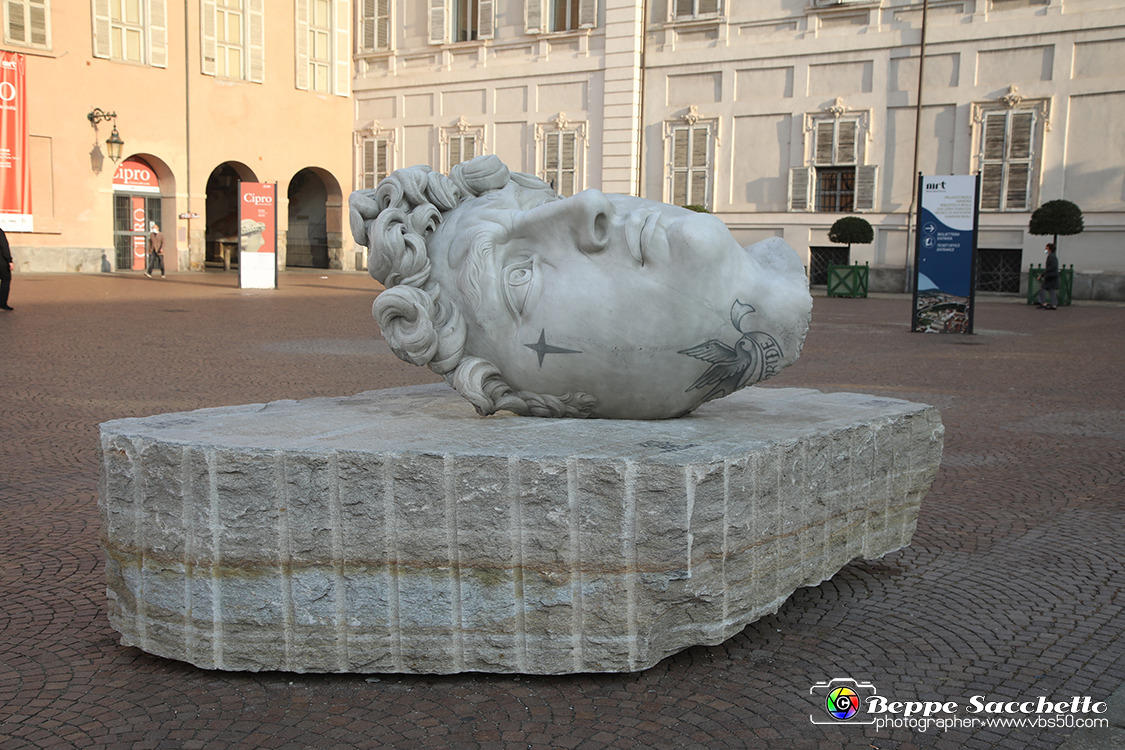 VBS_3148 - Mostra In Between Monumentali opere di Fabio Viale.jpg
